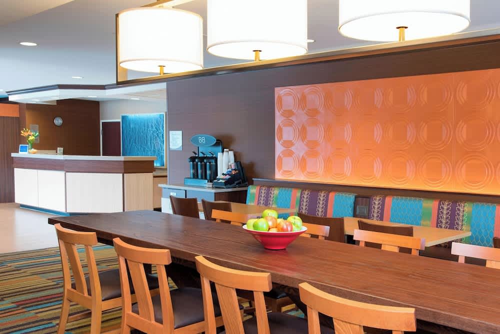 Fairfield Inn and Suites by Marriott Chicago St. Charles 2