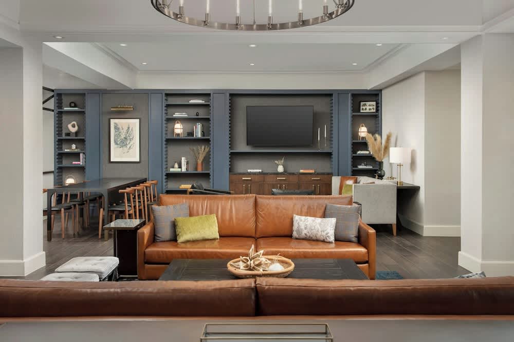 Courtyard by Marriott Savannah Downtown - Historic District 1