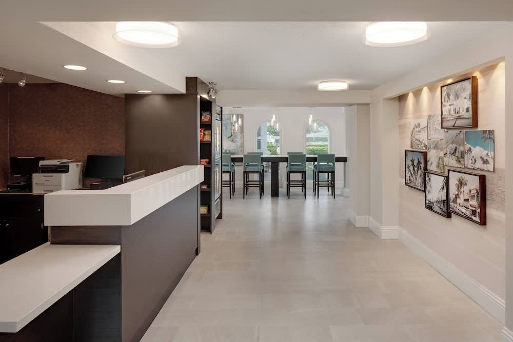 Fairfield Inn and Suites by Marriott Palm Beach 3