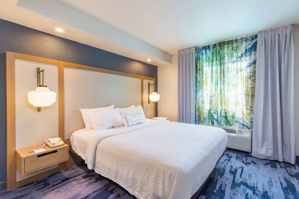 Fairfield Inn and Suites by Marriott Tampa North 1