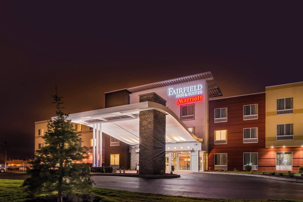 Fairfield Inn & Suites by Marriott Utica 1