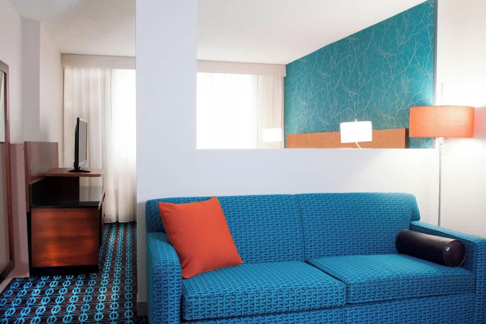 Fairfield Inn & Suites by Marriott Charlotte Uptown 1