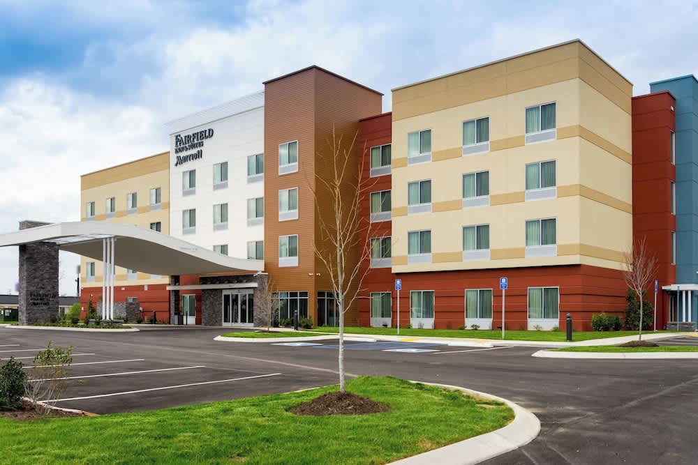 Fairfield Inn & Suites by Marriott Dickson 1