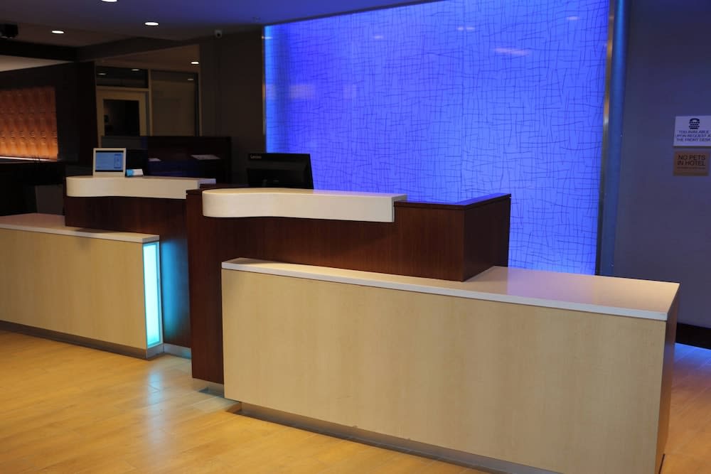 Fairfield Inn & Suites by Marriott Bowling Green 2