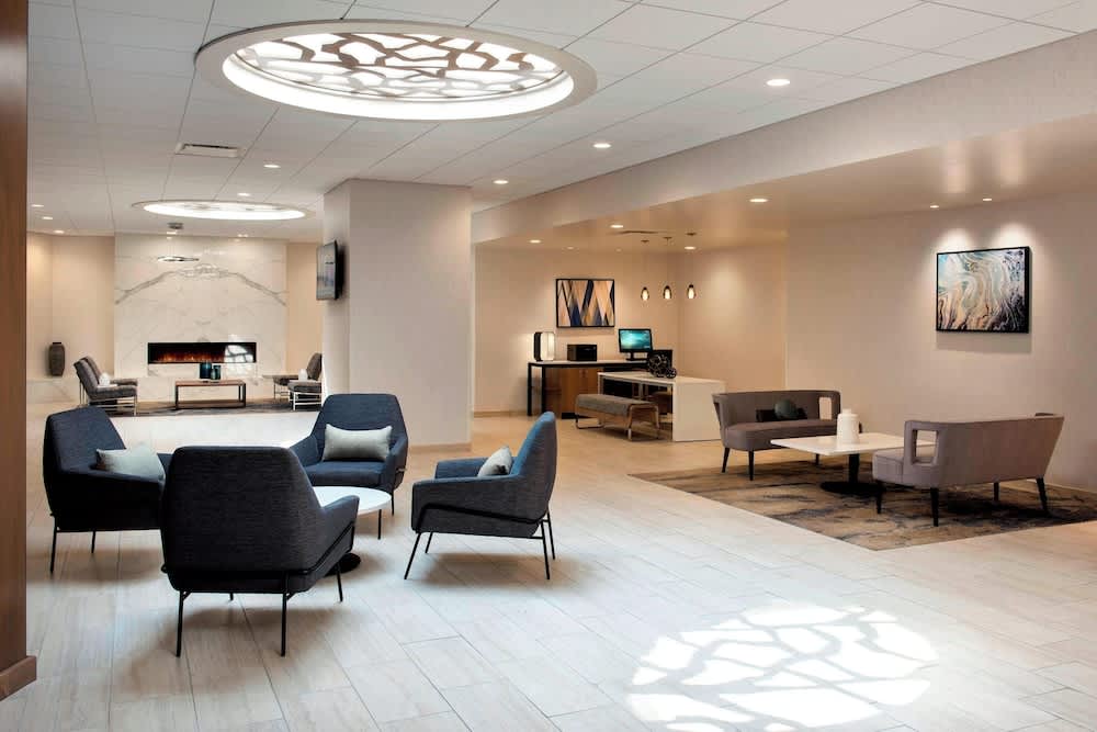 Delta Hotels by Marriott Utica 1