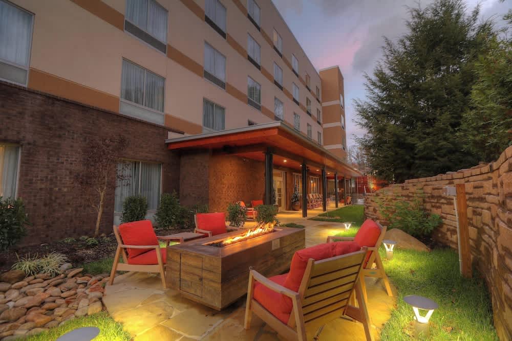 Fairfield Inn & Suites by Marriott Gatlinburg Downtown 1