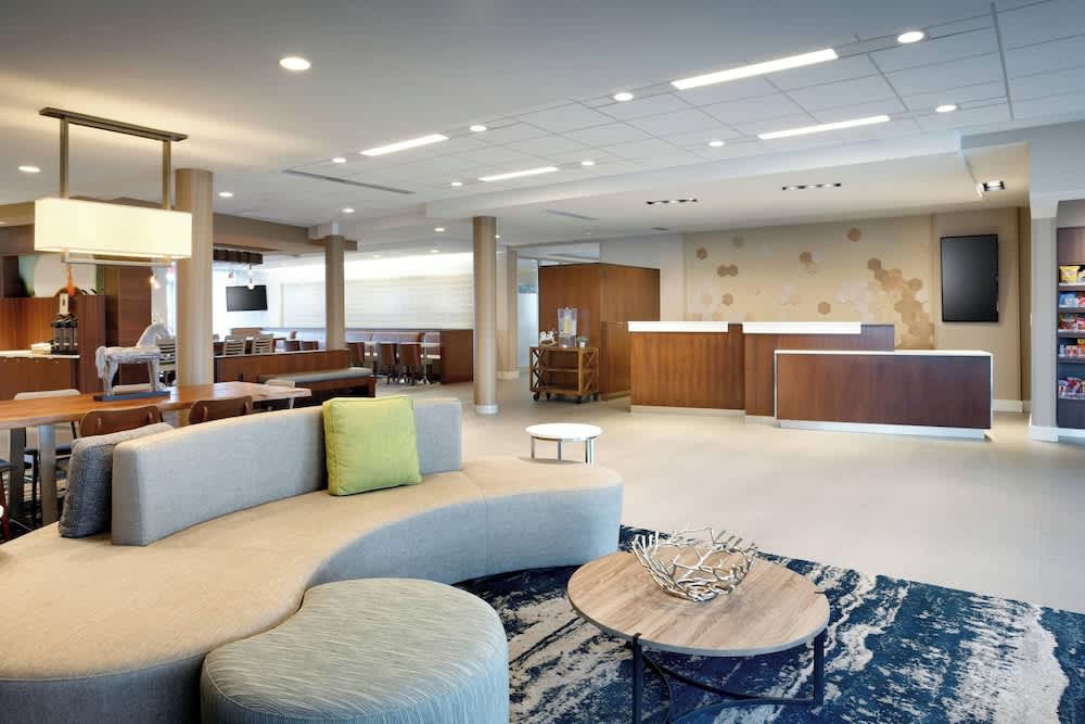 Fairfield Inn & Suites by Marriott Springfield North 2
