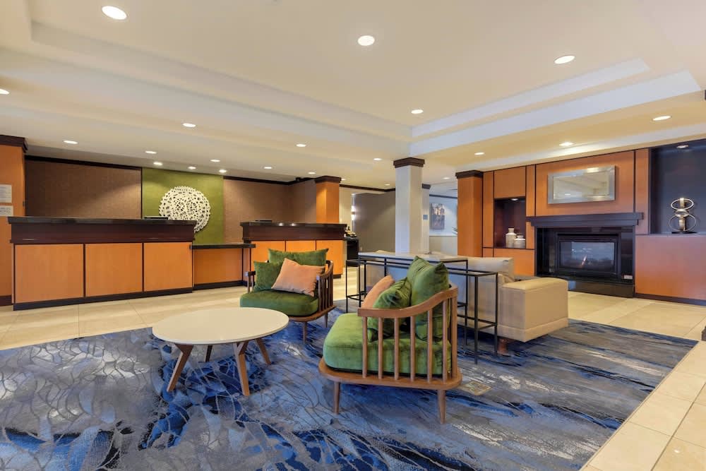 Fairfield Inn & Suites by Marriott Rockford 1