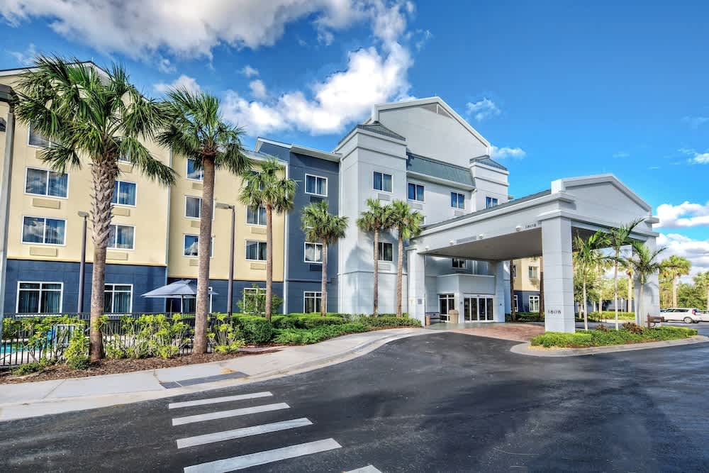 Fairfield Inn and Suites by Marriott Naples 1
