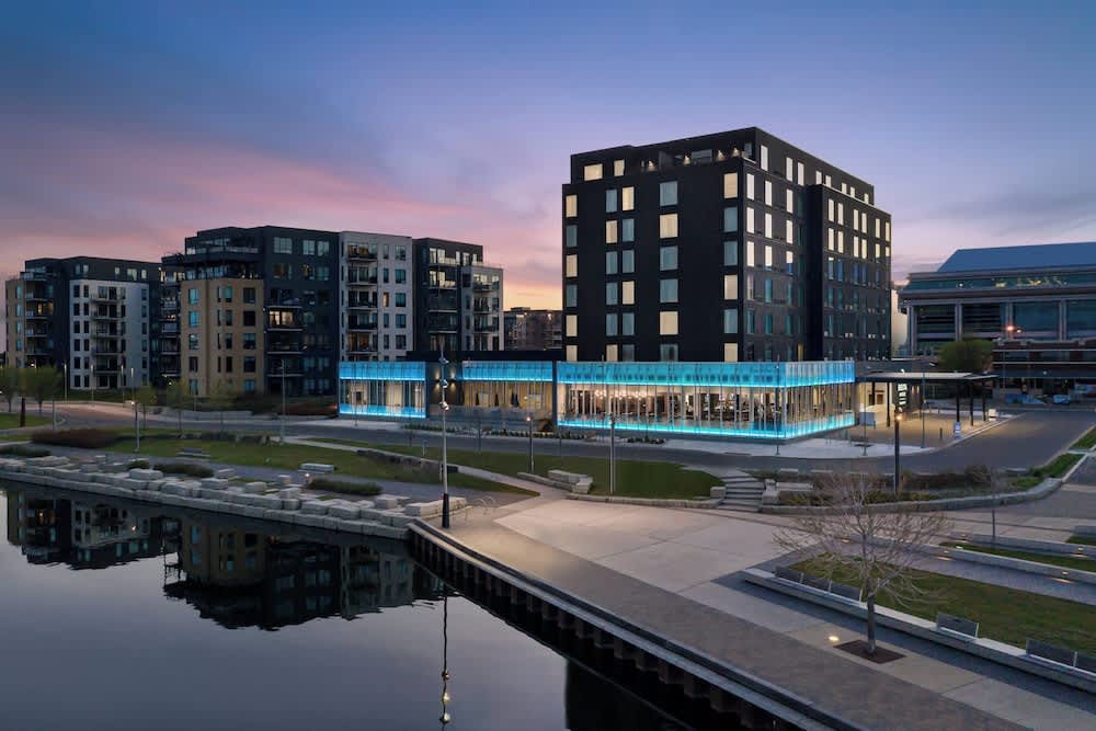 Delta Hotels by Marriott Thunder Bay 1