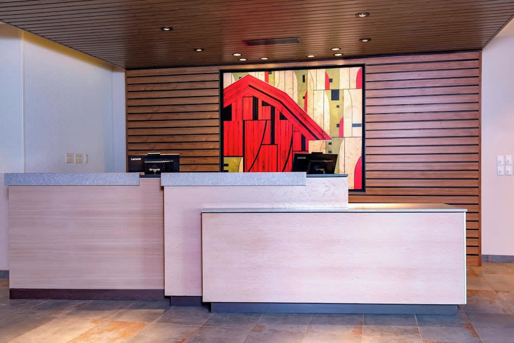 Fairfield Inn & Suites by Marriott Fair Oaks Farms 2