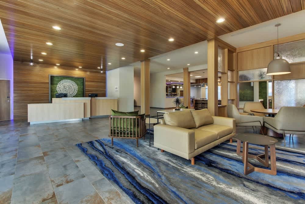 Fairfield Inn and Suites by Marriott Houston Brookhollow 5