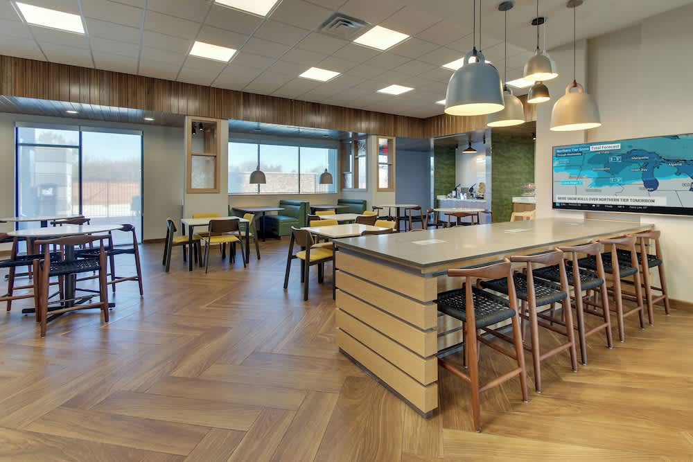 Fairfield Inn and Suites by Marriott Houston Brookhollow 2