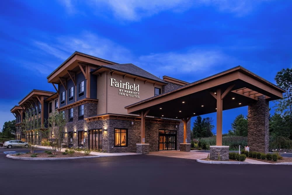 Fairfield Inn & Suites by Marriott Canton 1