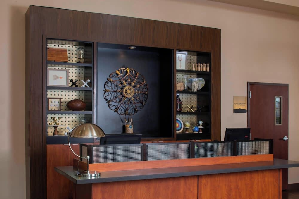 Four Points by Sheraton Houston Hobby Airport 2