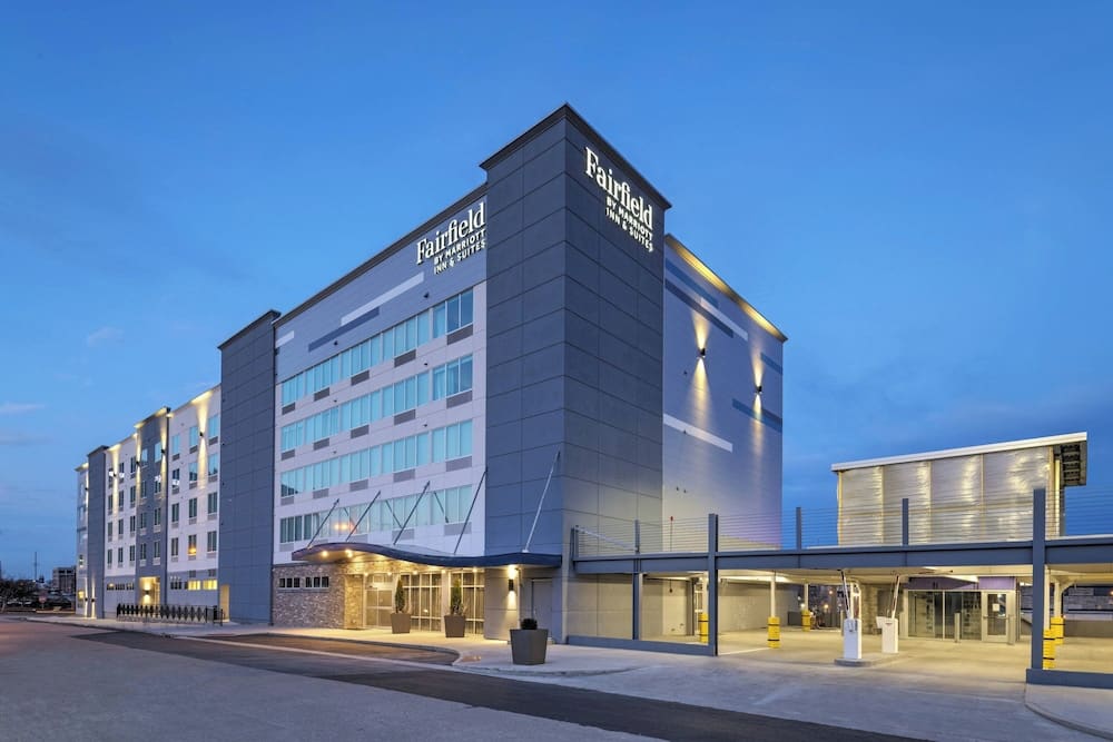Fairfield Inn and Suites by Marriott St Louis Downtown 1