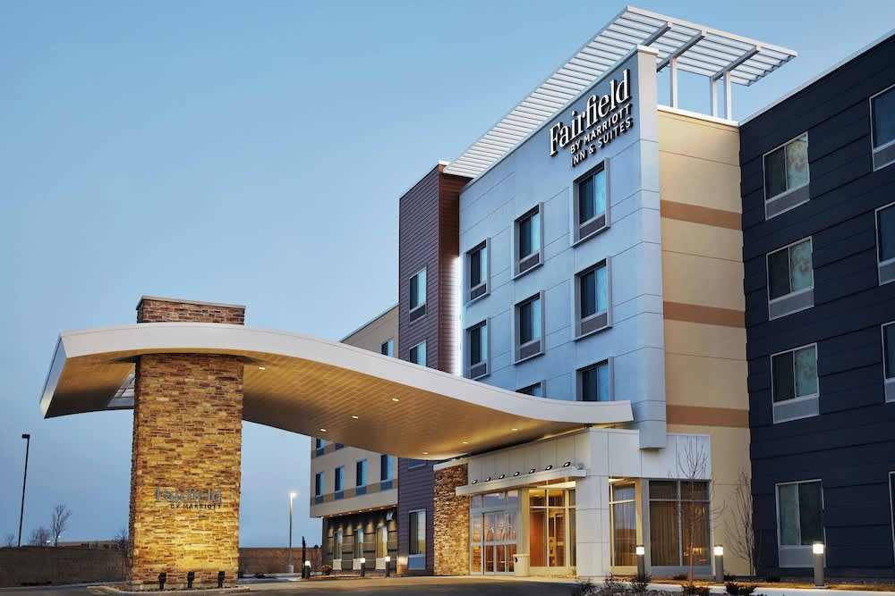 Fairfield Inn & Suites Sheboygan 1