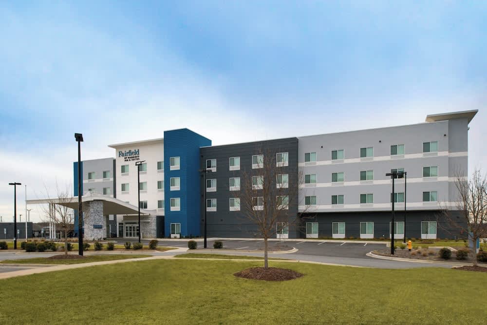 Fairfield Inn & Suites by Marriott Charlotte University Research Park 1