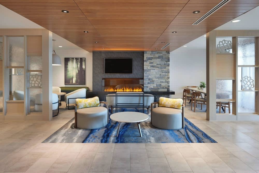 Fairfield by Marriott Inn & Suites Orillia 2