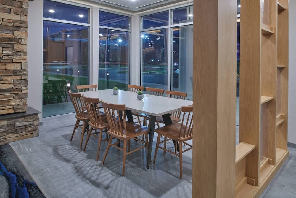 Fairfield Inn & Suites by Marriott Louisville Jeffersonville 2