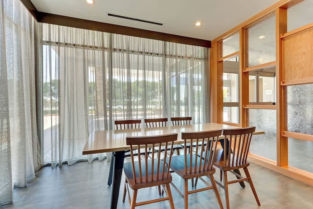 Fairfield Inn & Suites by Marriott Dallas Love Field 3