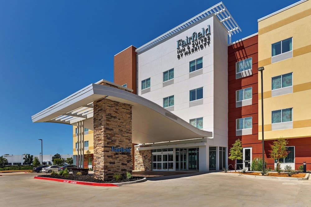 Fairfield Inn & Suites by Marriott Dallas Love Field 1