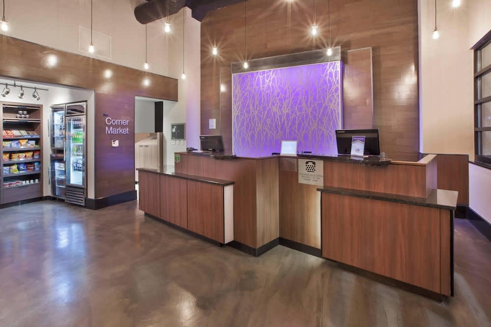 Fairfield Inn & Suites by Marriott Milwaukee Downtown 2