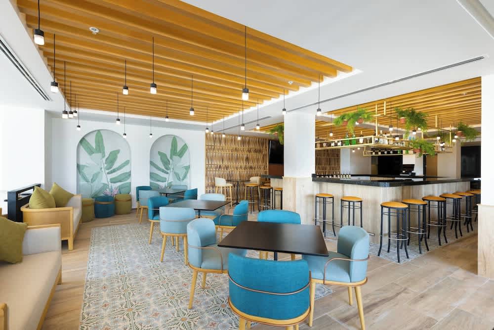 Courtyard by Marriott Cancun Airport 4