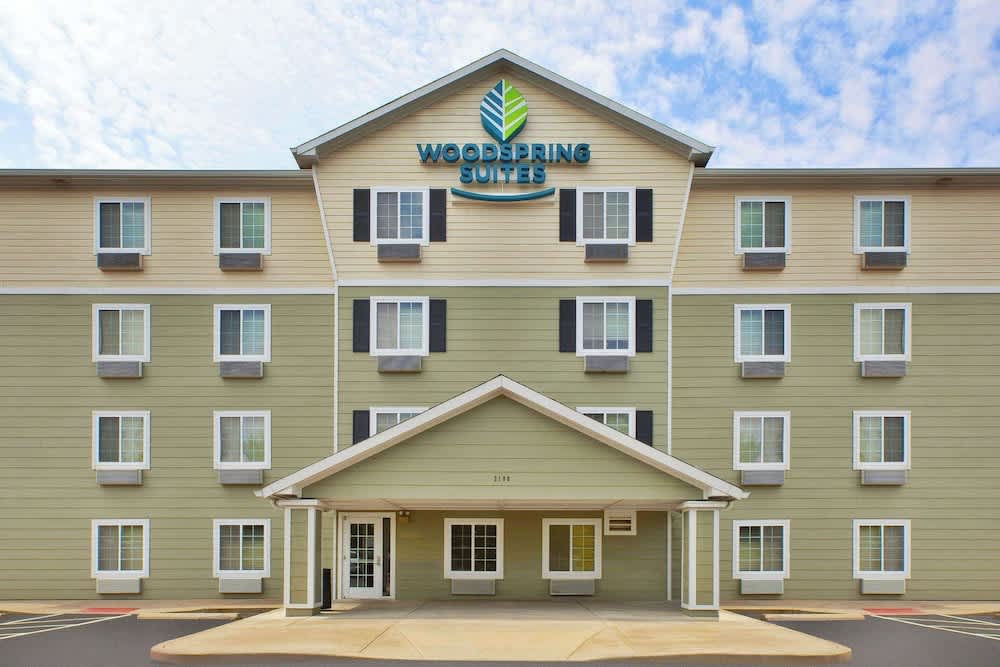 WoodSpring Suites St Louis St Charles 1