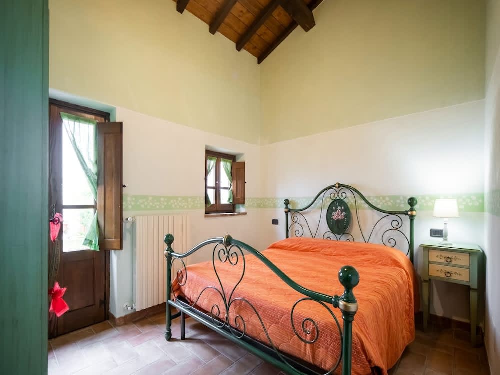 Farmhouse in Città di Castello with Pool 2