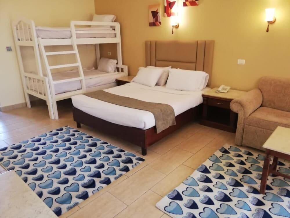 Regency Plaza Aqua Park and Spa Resort 5