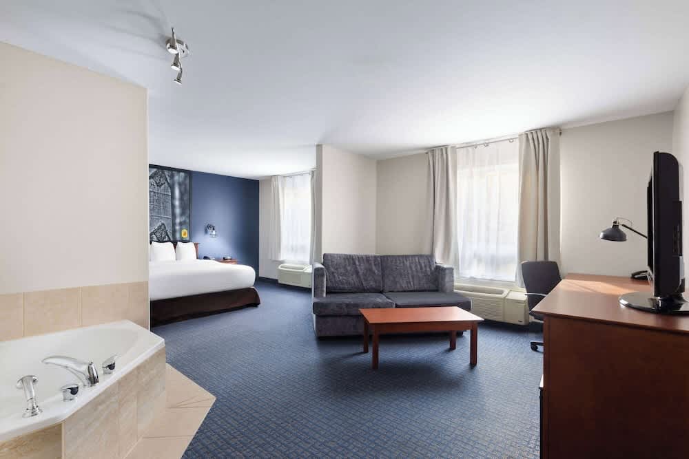 Super 8 by Wyndham Sainte Agathe Des Monts 1