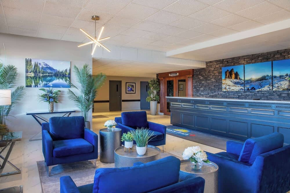 Days Inn & Conference Centre by Wyndham Camrose Norsemen 2