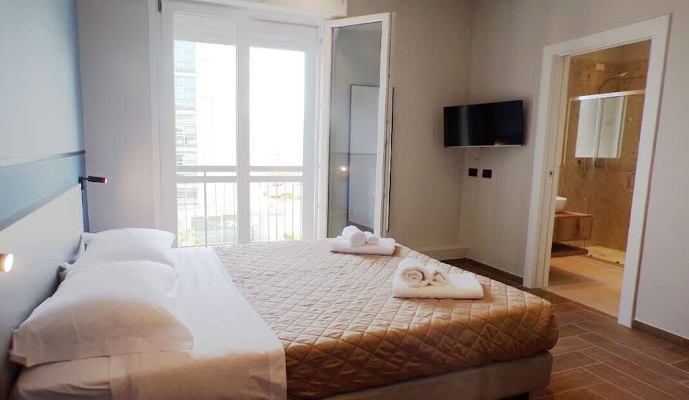 Global Hotel 2