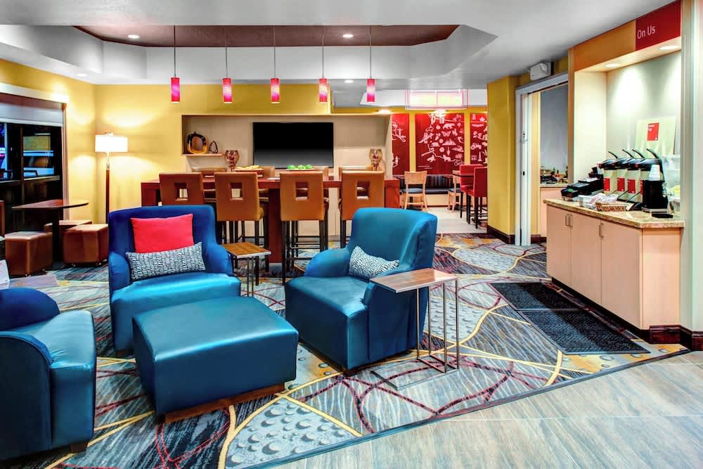 TownePlace Suites by Marriott Bakersfield West 2