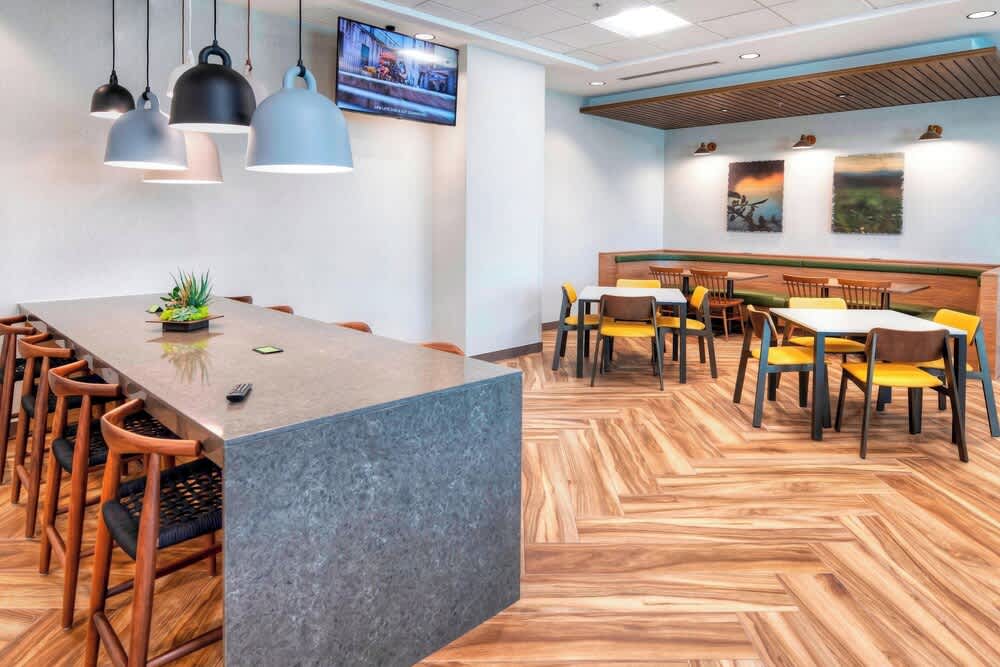 Fairfield Inn & Suites by Marriott Ottawa Airport 1