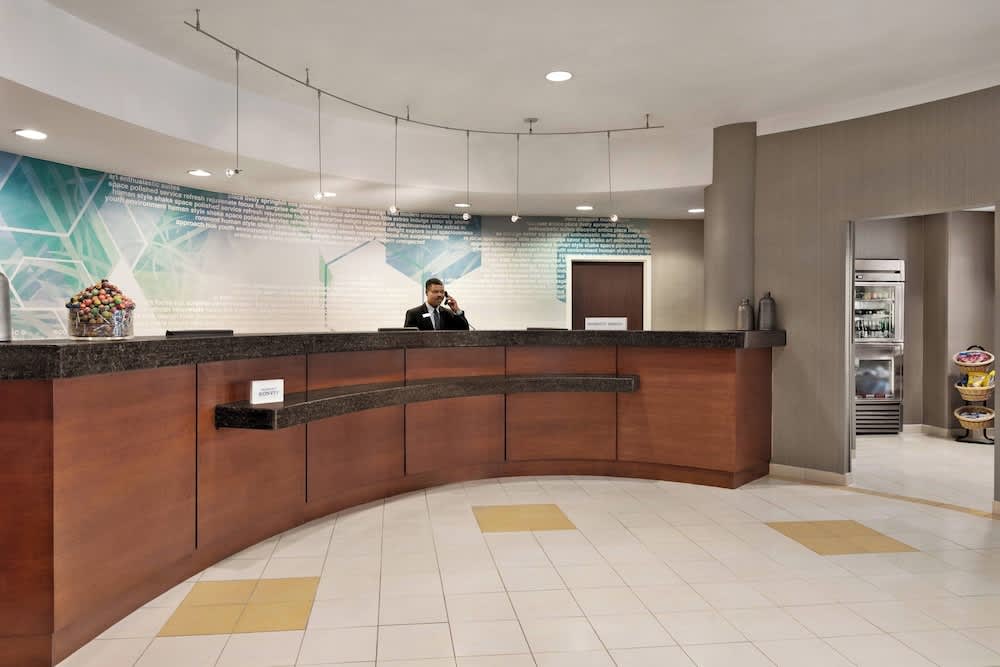 SpringHill Suites Dulles Airport 4