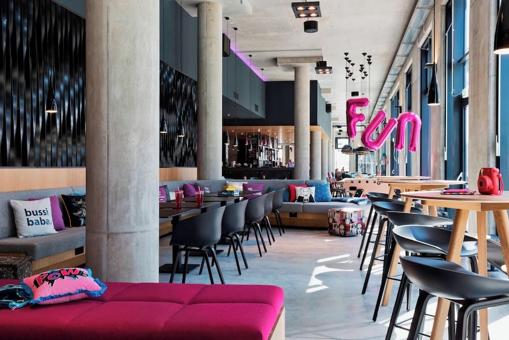 MOXY Vienna Airport 1