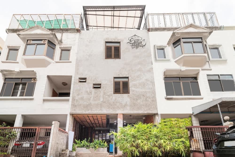 Siam Plug In Hostel 1