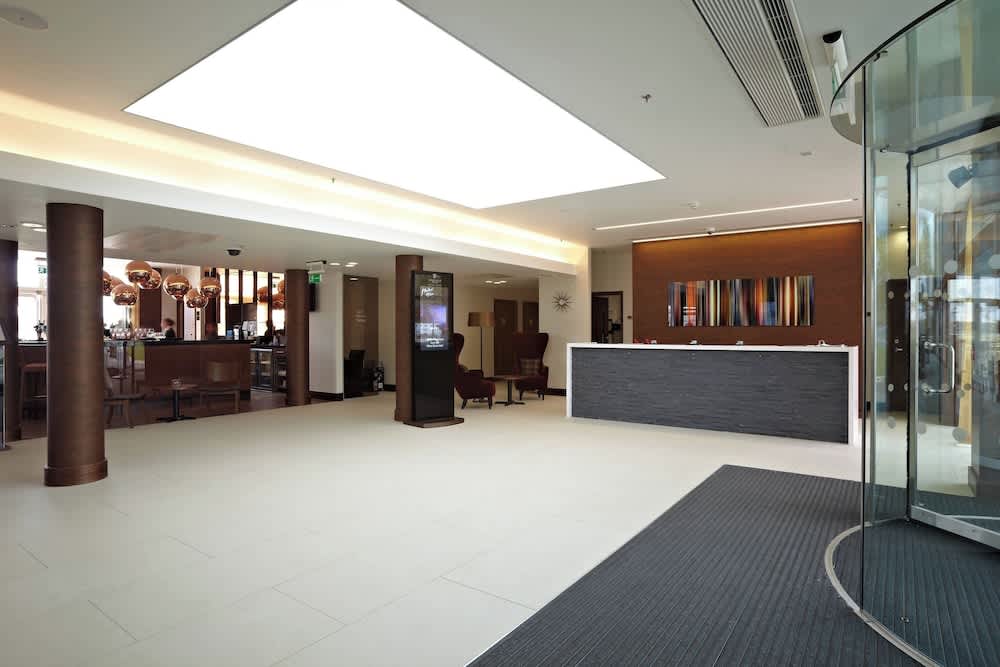 Lingfield Park Marriott Hotel & Country Club 2
