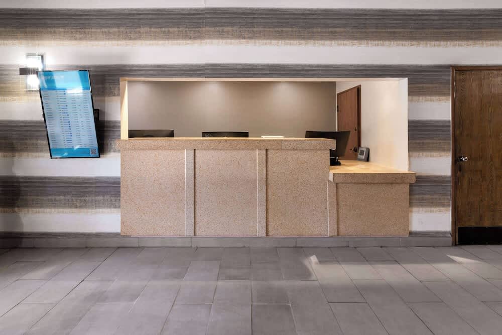 SYLO Hotel Denver Airport, a Ramada by Wyndham 2
