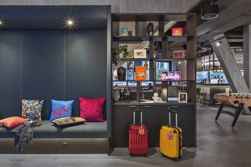 Moxy Lausanne City 2