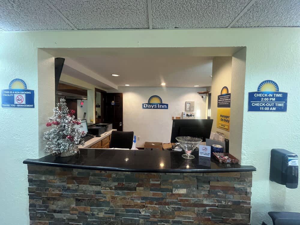 Days Inn by Wyndham Fort Dodge 2