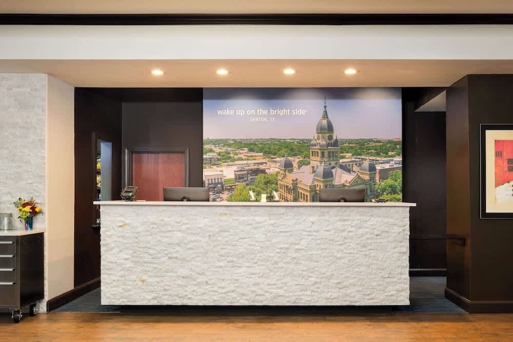 La Quinta by Wyndham Denton - University Drive 2