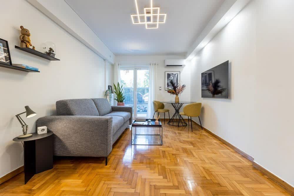 Bright and Stylish Apartment in Palaio faliro 1