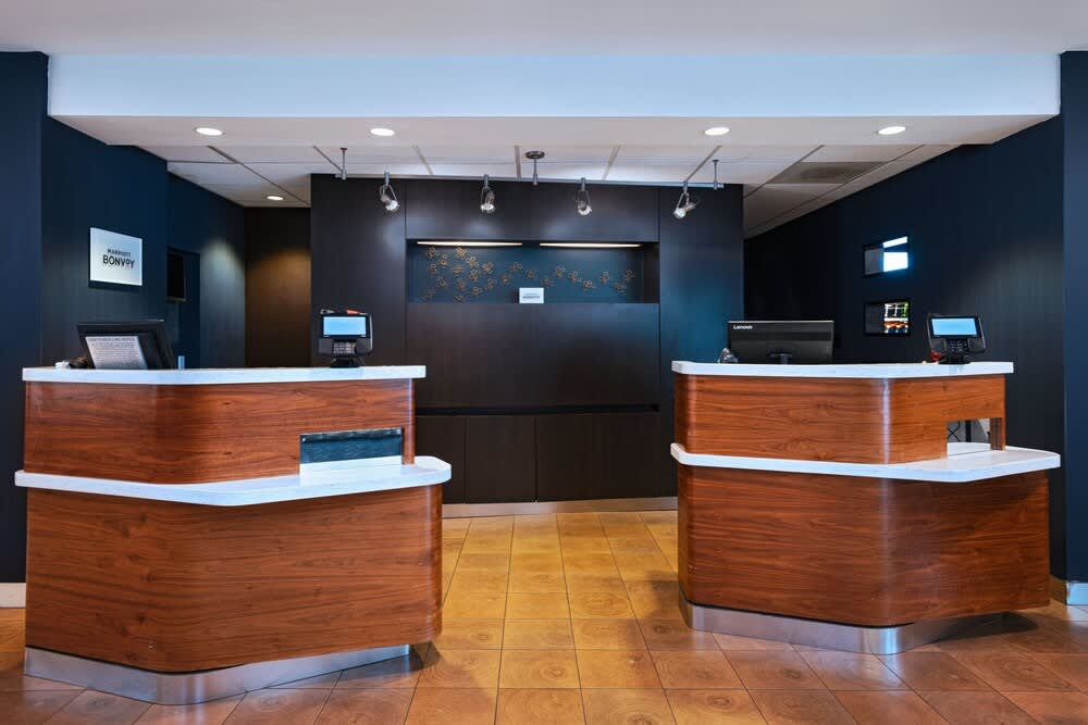 Courtyard by Marriott San Antonio Airport 2