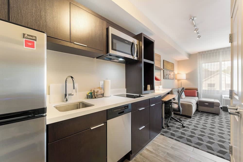 TownePlace Suites by Marriott Greensboro Coliseum Area 1