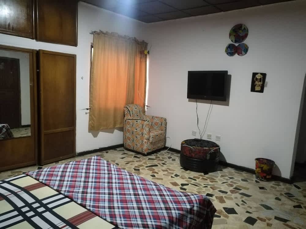 Room in House - The Village Apartments, Gbagada 1