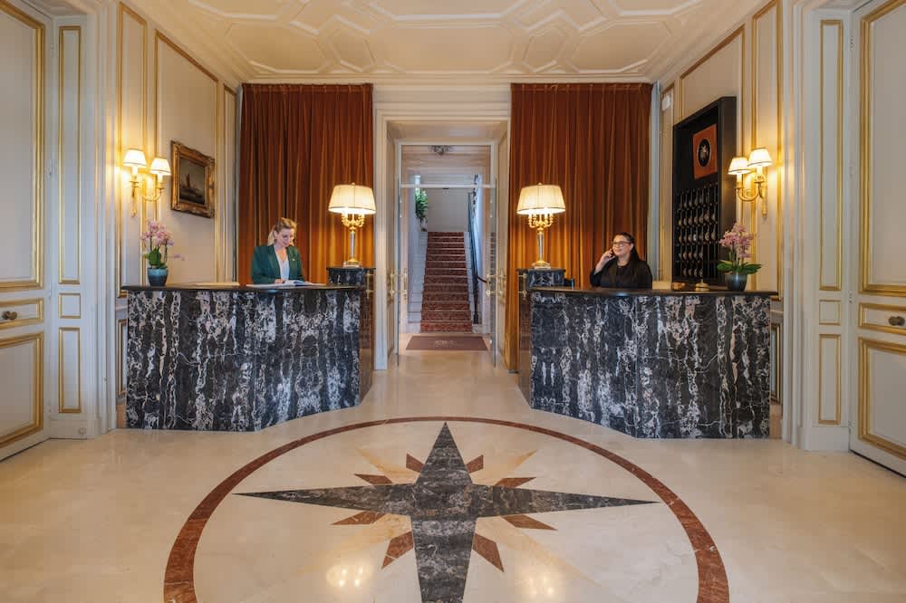 Chateau De Rochecotte 3