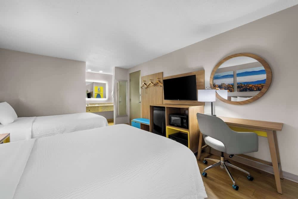 Days Inn by Wyndham Raleigh Midtown 1